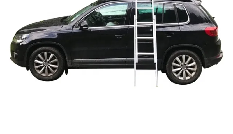 Rooftop tent mounted on vehicle